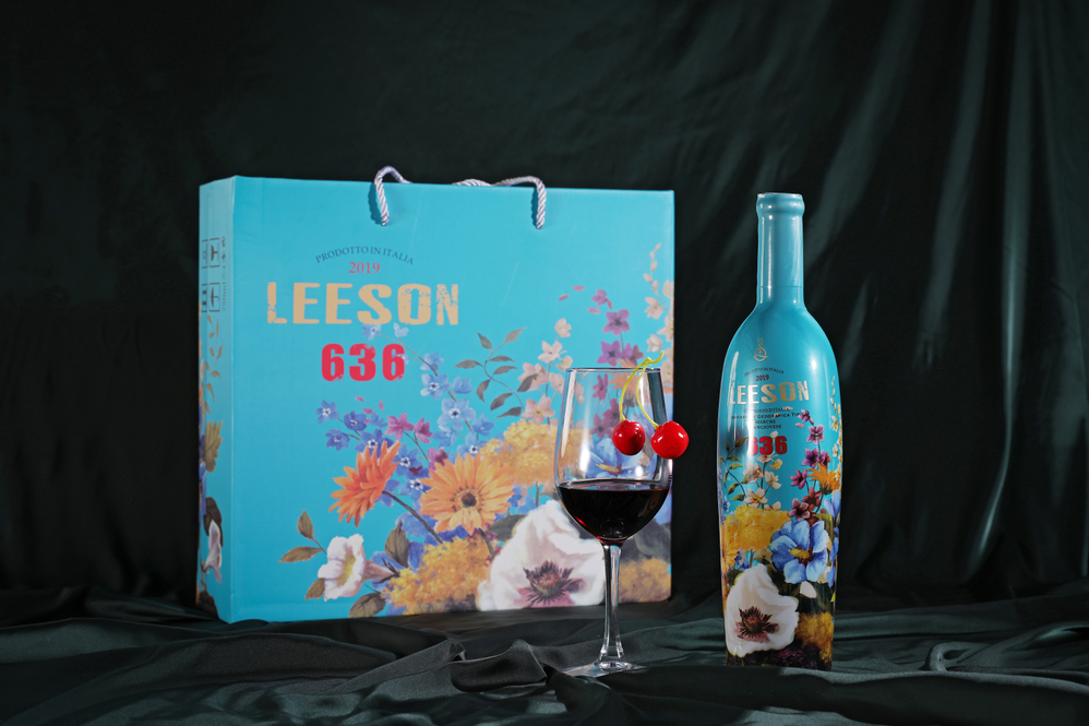 雲倉酒莊的品牌雷盛紅酒LEESON分享到紅酒如何斟酒？